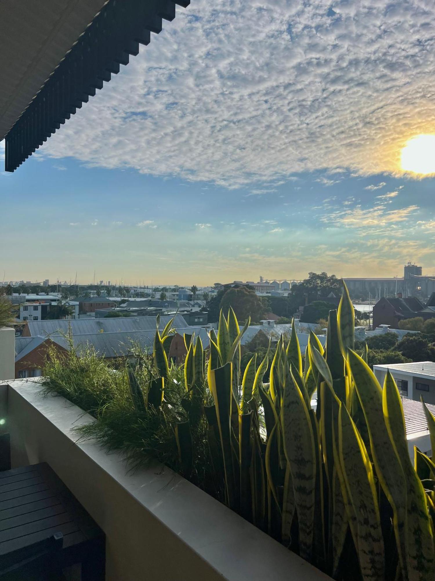 Harbour Towers, Newcastle'S Elite Apartment Stays, Free Parking & Tram Access Екстериор снимка