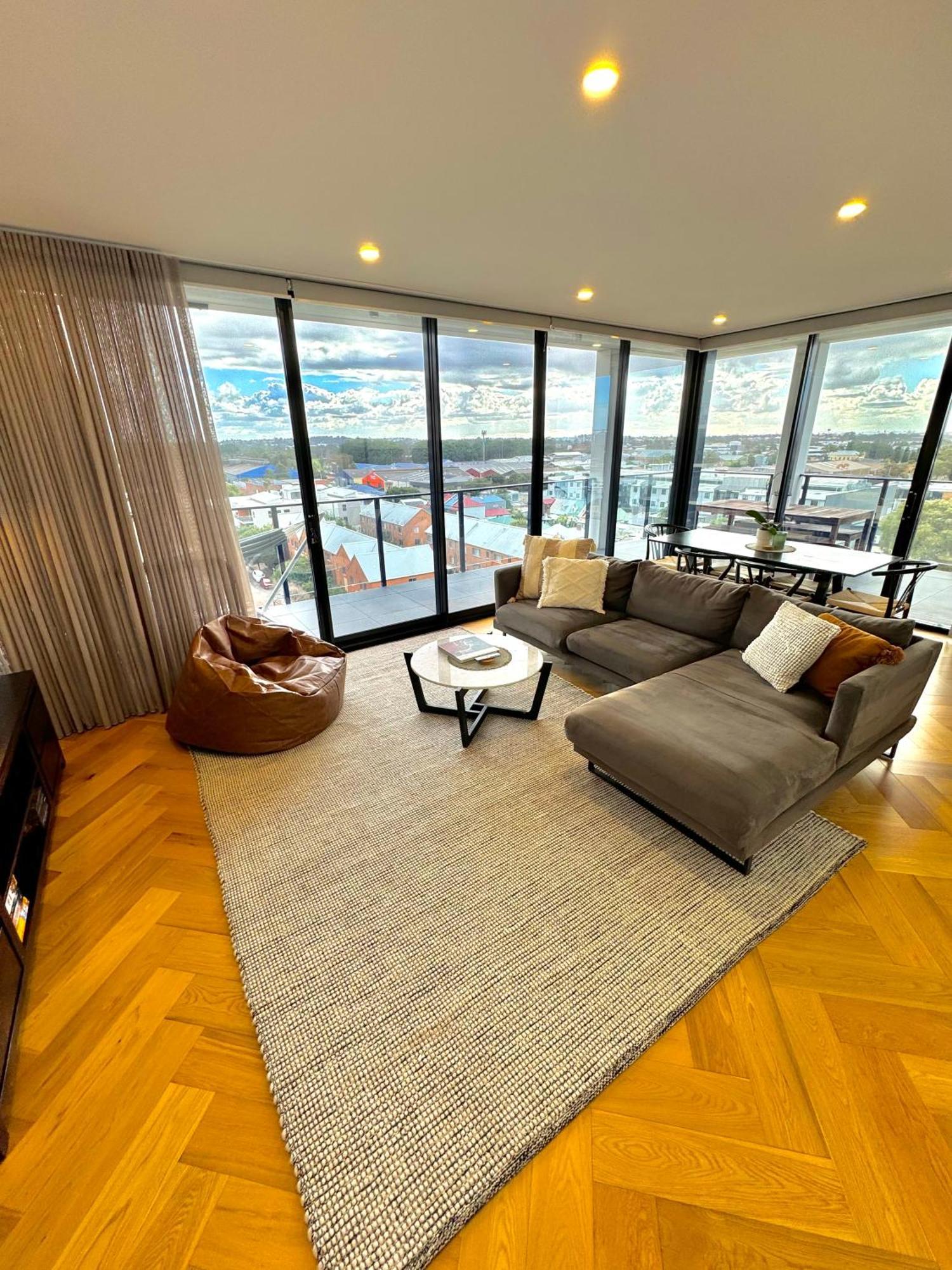 Harbour Towers, Newcastle'S Elite Apartment Stays, Free Parking & Tram Access Екстериор снимка