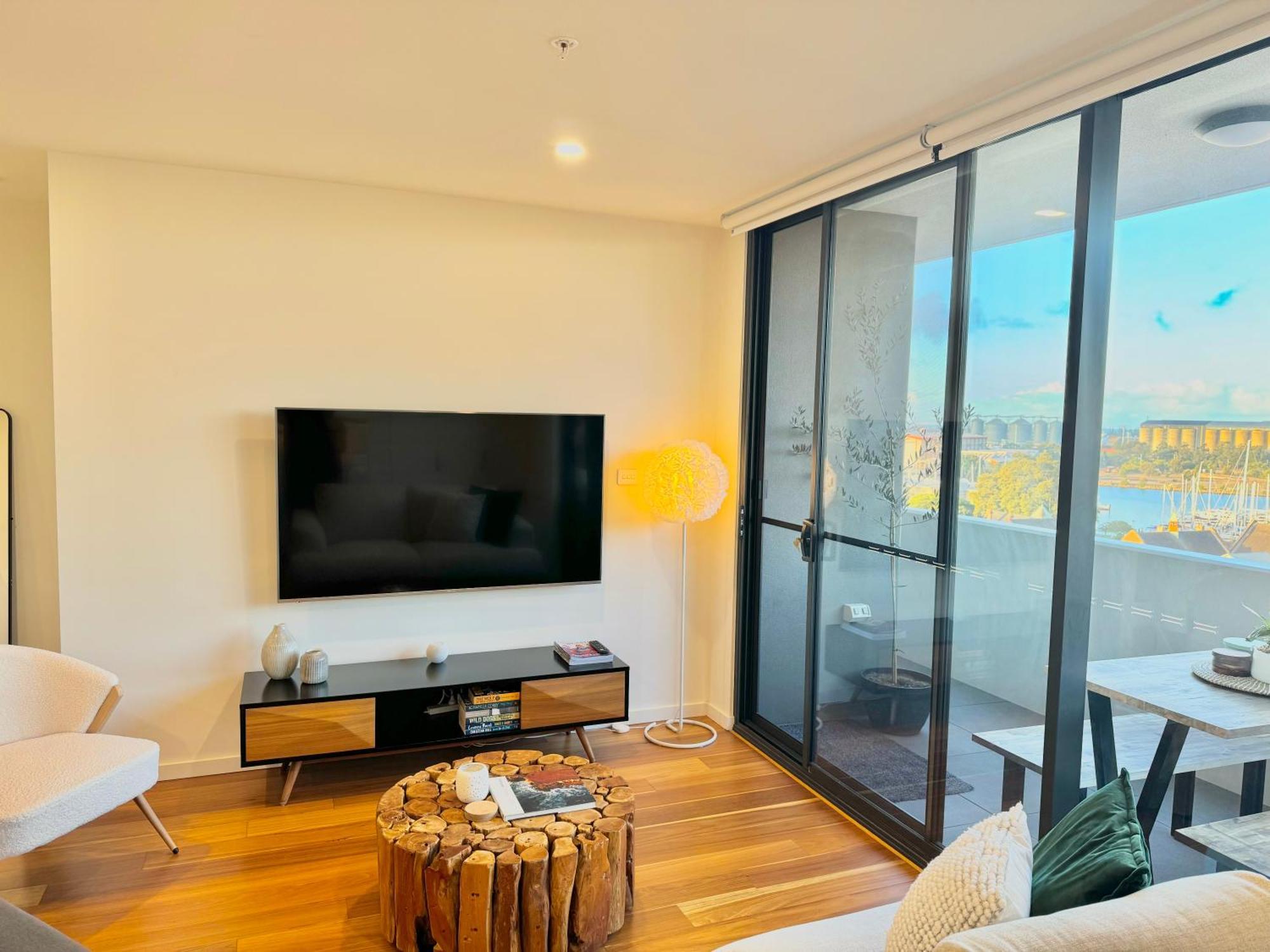 Harbour Towers, Newcastle'S Elite Apartment Stays, Free Parking & Tram Access Екстериор снимка